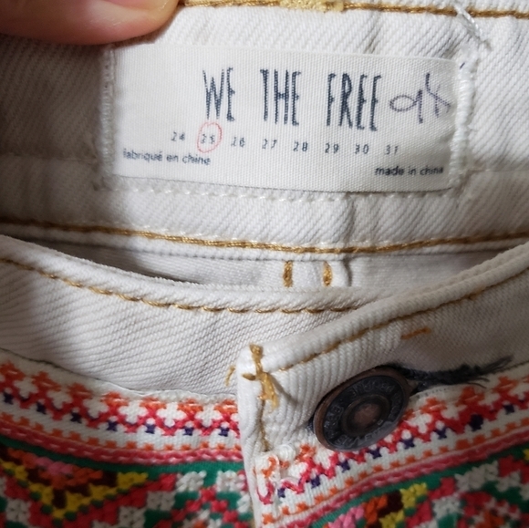 New we the free cream  embroider print distressed short 0 Junior 25" - Picture 3 of 6